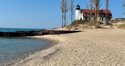 Cozy 3BR w/ Grill + Yard Games | Walk to Downtown + Lake MI