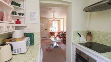 Cookware/dishes/utensils