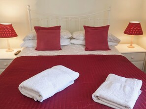 2 عدّة غرف نوم وبديكورات فريدة لكل غرفة وطراز فريد لكل وحدة