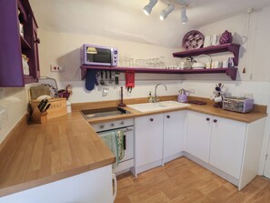 Dishwasher, cookware/dishes/utensils