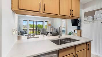 Condo, Multiple Beds, Balcony, Golf View (Relaxing 9th Hole View) | Interior