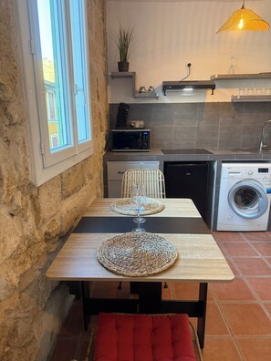 Micro-ondes, plaque de cuisson