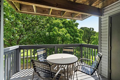 Ron's Retreat Stay for 6 With Resort Amenities