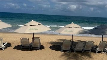 Quầy bar trên bãi biển