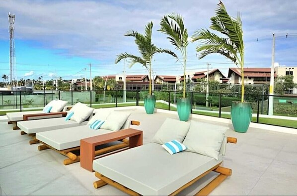 Deluxe Studio, Lanai, Pool View | Terrace/patio