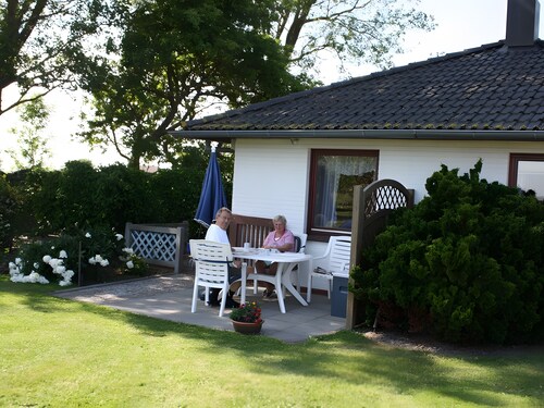 Ferienwohnung 'Seewind' mit Gemeinschaftsterrasse und Garten
