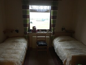 2 bedrooms, WiFi, bed sheets, wheelchair access