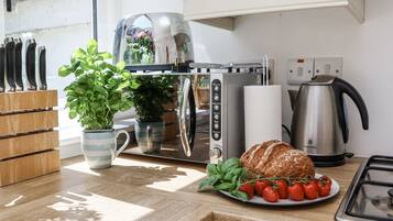 Dụng cụ nấu nướng/bát dĩa/dao nĩa