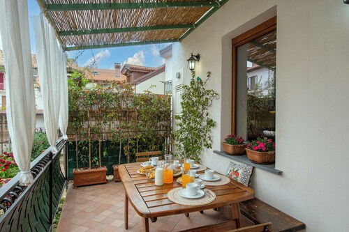 Sunflower Family Deluxe apartment