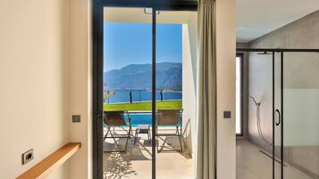 Double Room, Patio, Sea View | Free WiFi, bed sheets