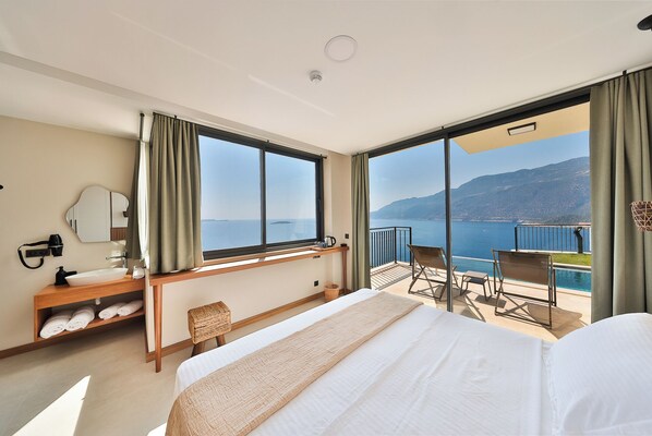 Quarto casal, varanda, vista para o mar | Wi-Fi de cortesia, roupa de cama