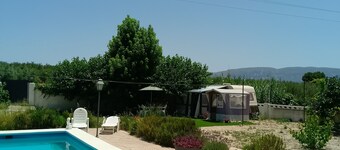 guest caravan with pool
