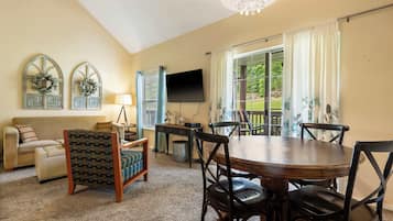 Condo, Multiple Beds, Balcony, Garden View (Warm Welcome Getaway) | Living area