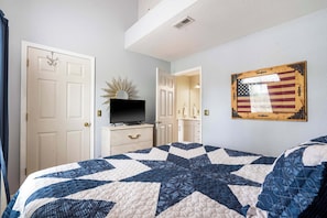 Condo, Multiple Beds, Balcony, Garden View (Warm Welcome Getaway) | 2 bedrooms, individually decorated, individually furnished, bed sheets