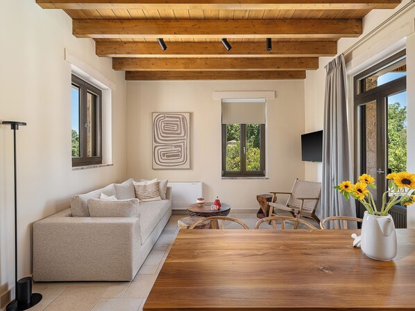 Smart TV - Armenaki Residence (Armenoi)
