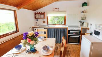 Dishwasher, cookware/dishes/utensils