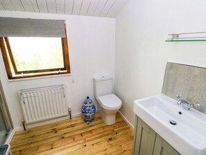 Shower - The Tree House (Haverfordwest)