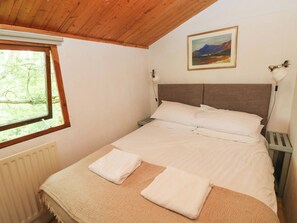 2 bedrooms, individually decorated, individually furnished, free WiFi - The Tree House (Haverfordwest)