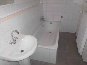 Handtücher, Seife, Toilettenpapier