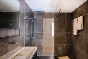 Luxury Apartment, Balcony, City View | Bathroom