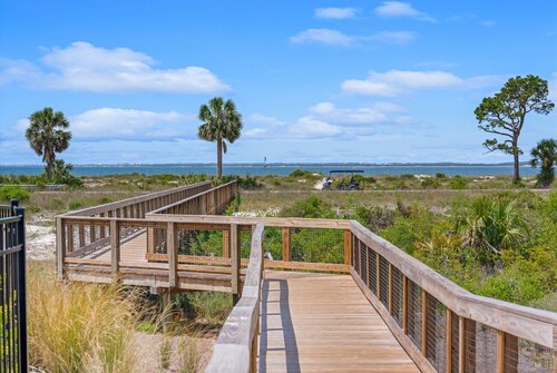 Spring Break, Walk2Beach & Pools,Golf Cart, Family Perks, Toddler friendly