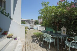 Outdoor dining - Stay Smart Pisa - parcheggio privato (Pisa)