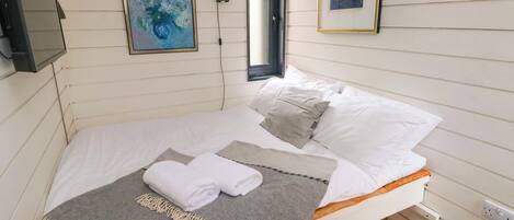 1 chambre, décoration personnalisée, ameublement personnalisé