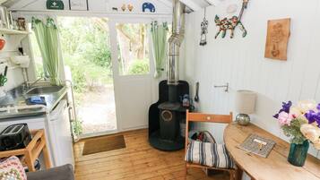 Cookware/dishes/utensils