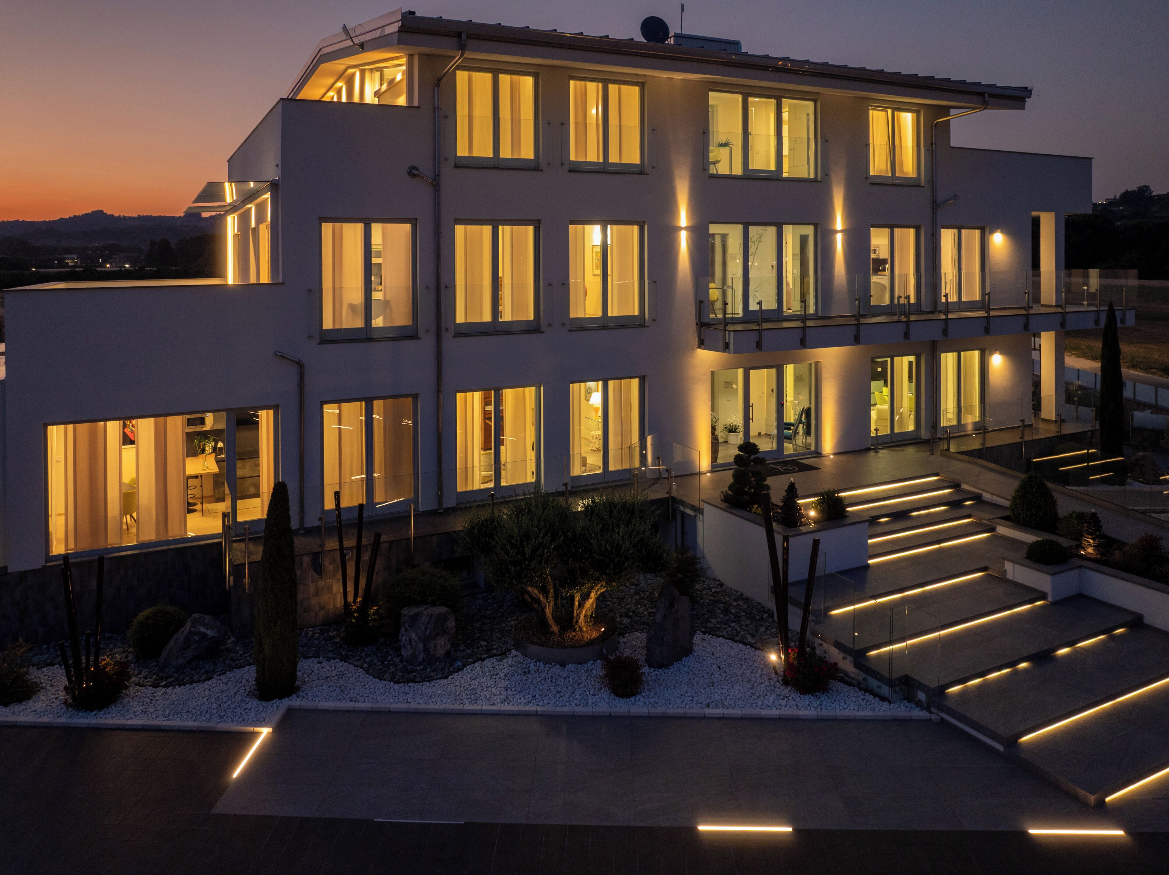 المنشأة من الخارج