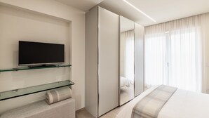 Unclassified image, 5 of 67, button - Alba Bra Royal Apartments -  2 (Pollenzo)