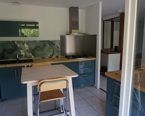 Micro-ondes, four, plaque de cuisson, lave-vaisselle