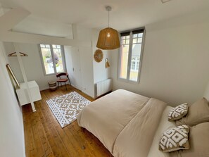 3 bedrooms, iron/ironing board, travel crib, free WiFi