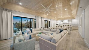 Smart TV, video games, offices - New-Waterslide-Spa-Rooftop-Gulf & Bay Views (Clearwater)