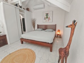 1 habitación, tabla de planchar con plancha, wifi gratis y ropa de cama 