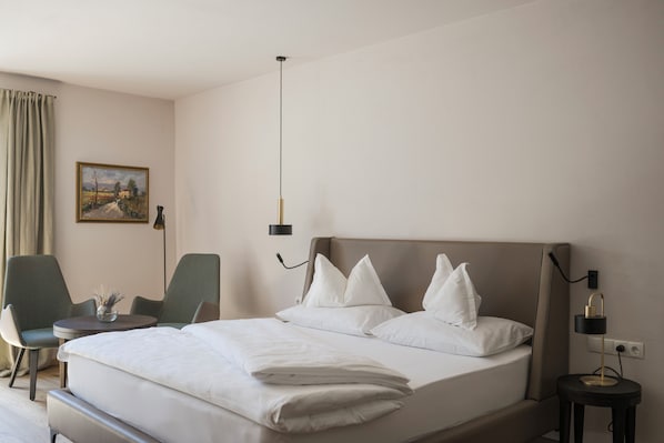 Deluxe Double Room, Balcony, Courtyard View | In-room safe, free WiFi