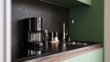 Family Apartment, Courtyard View | Private kitchen