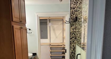 Charming 1-bedroom Executive apartment in a gated complex located in Beaumont.