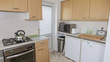 Opvaskemaskine, køkkentøj/tallerkener/redskaber