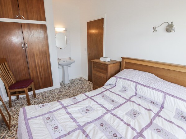 3 室のベッドルーム、客室ごとに異なる装飾、客室ごとに異なるインテリア、WiFi (無料)