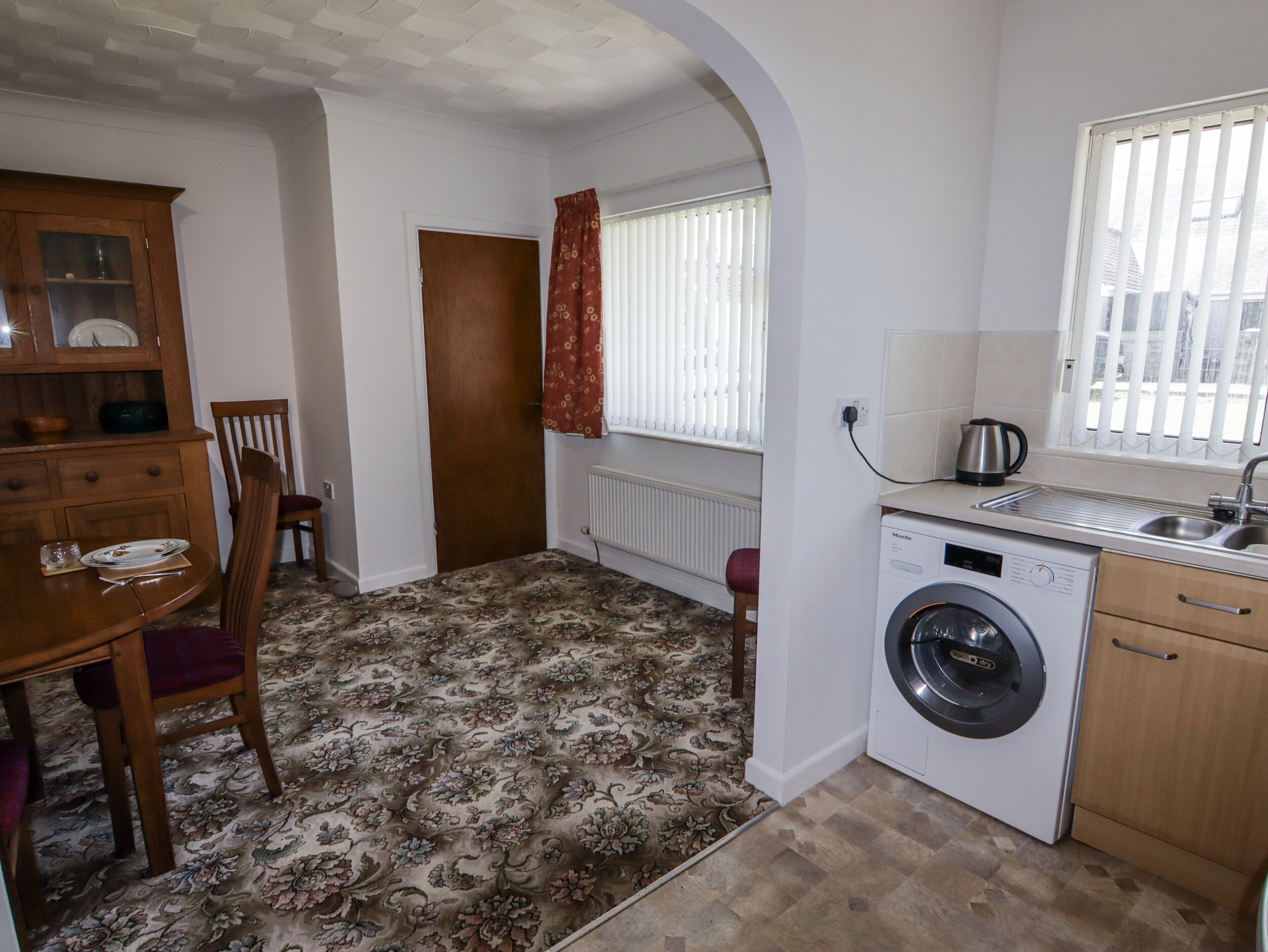 Dishwasher, cookware/dishes/utensils