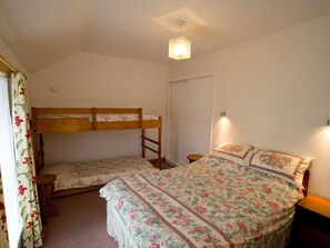 3 habitaciones, decoración personalizada y muebles diferentes