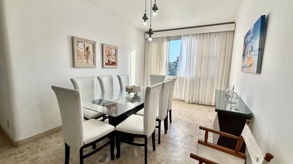 Apartment | Dining