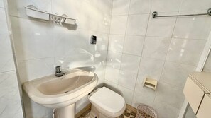 Apartment | Bathroom | Towels