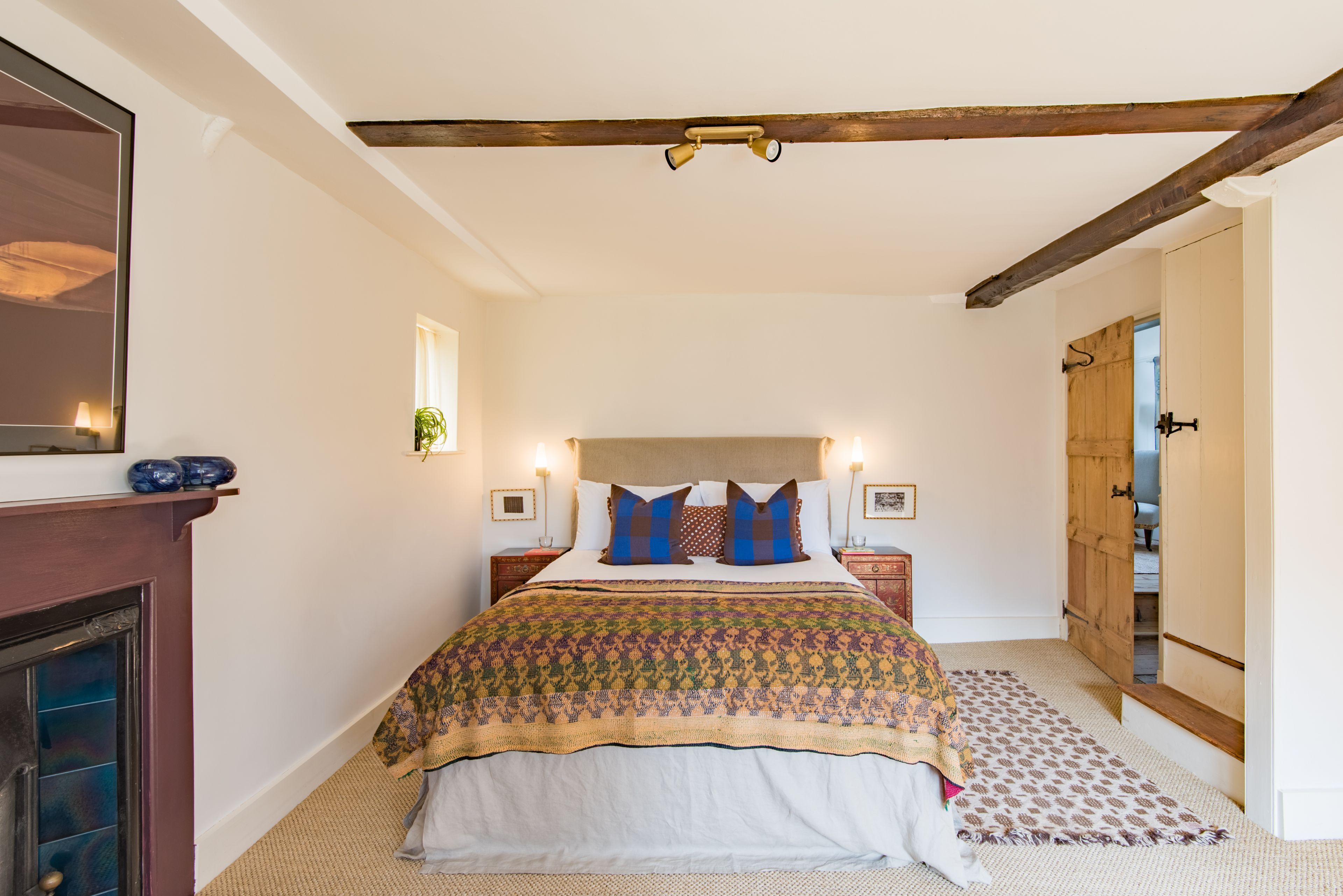 5 slaapkamers, een bureau, een strijkplank/strijkijzer, wifi