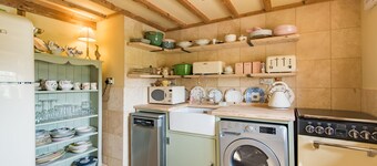 Pond Cottage, Egerton