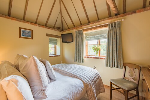 Pond Cottage, Egerton