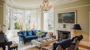 TV, peis og kontorer