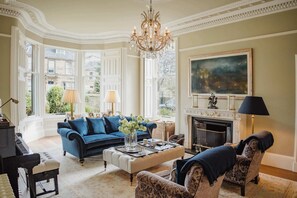 TV, fireplace, offices - Private and Prestigious Luxury Home (Edinburgh)