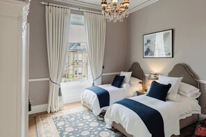 6 Schlafzimmer, Schreibtisch, Bügeleisen/Bügelbrett, WLAN