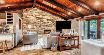 Waterfront Home w/ Dock – Sleeps 8